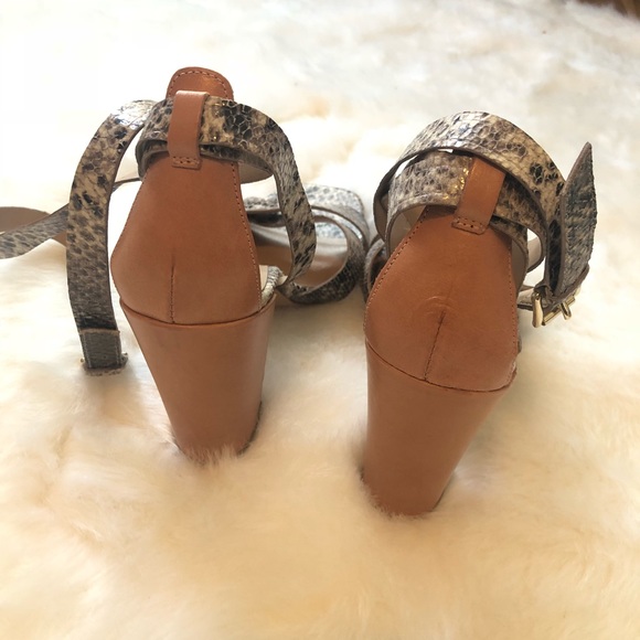 Banana Republic Pella Heeled Sandal Snakeskin - Picture 5 of 6